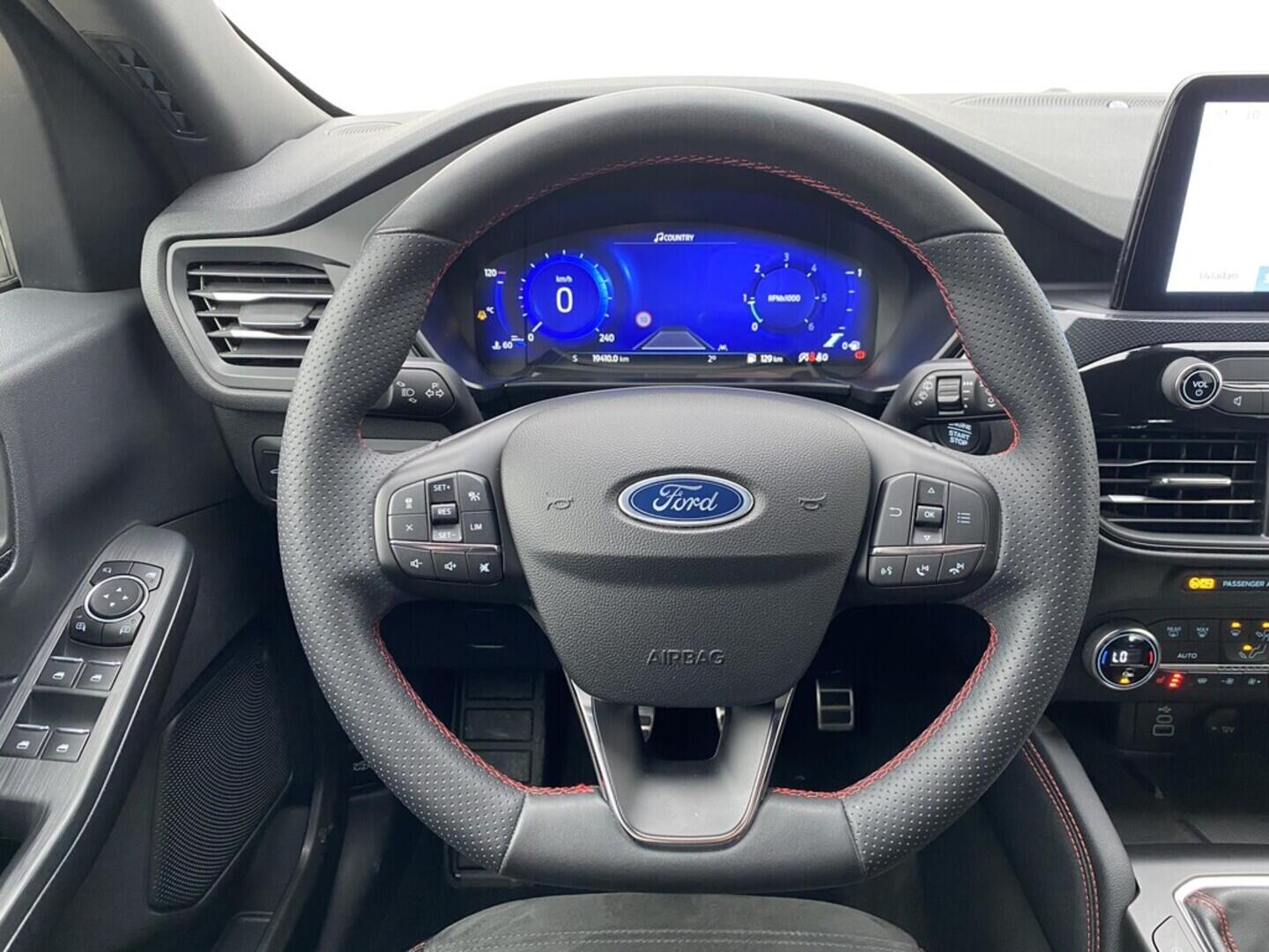 OZ190V01525_40.webp_KUGA ST-Line 2.0 TDI 110 kW manuál, DPH