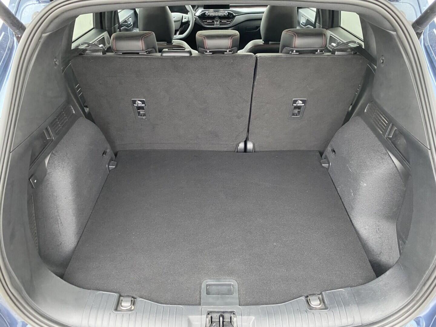 OZ190V01525_43.webp_KUGA ST-Line 2.0 TDI 110 kW manuál, DPH