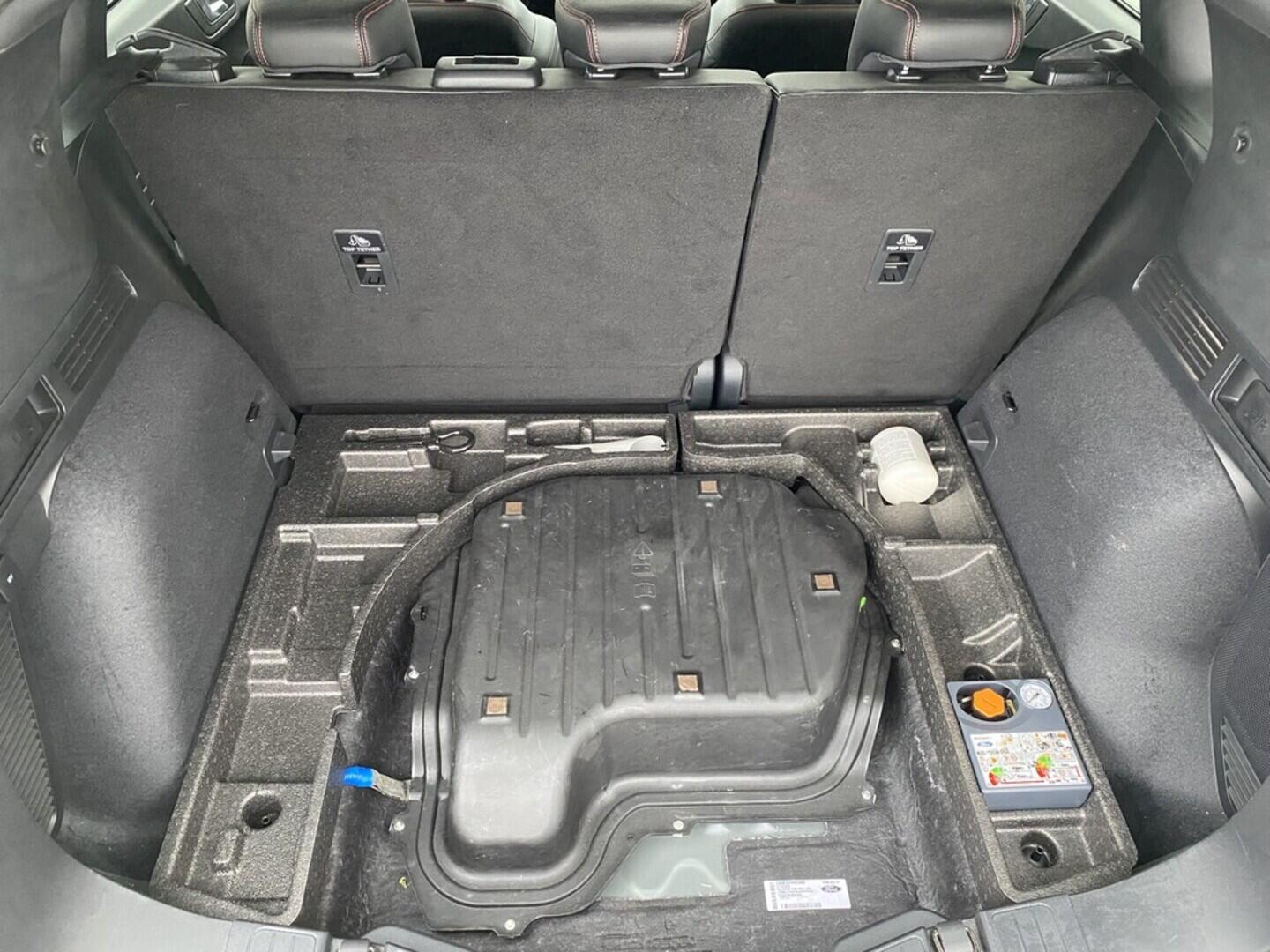 OZ190V01525_44.webp_KUGA ST-Line 2.0 TDI 110 kW manuál, DPH