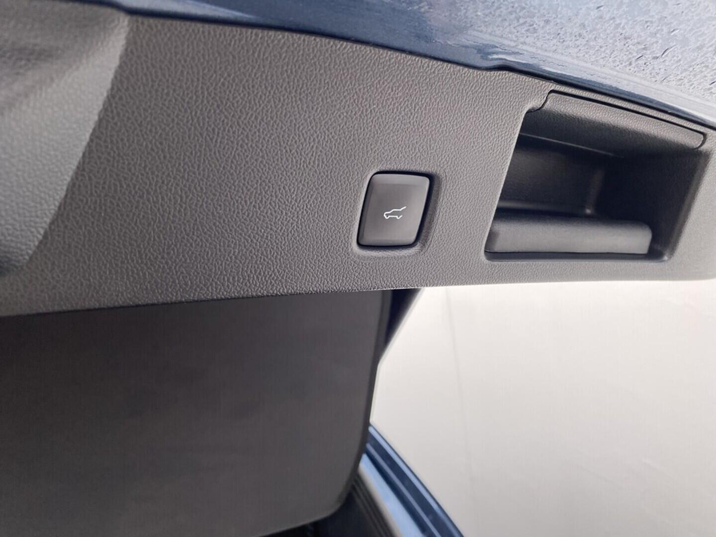 OZ190V01525_45.webp_KUGA ST-Line 2.0 TDI 110 kW manuál, DPH