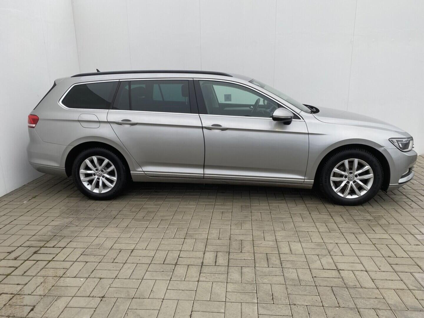 OZ190V01528_13.webp_PASSAT  2.0 TDI 110 kW manuál