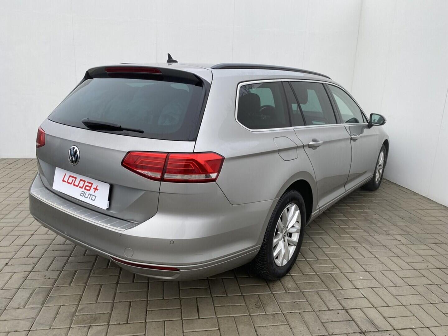 OZ190V01528_14.webp_PASSAT  2.0 TDI 110 kW manuál