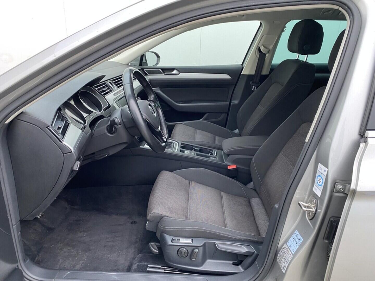 OZ190V01528_19.webp_PASSAT  2.0 TDI 110 kW manuál