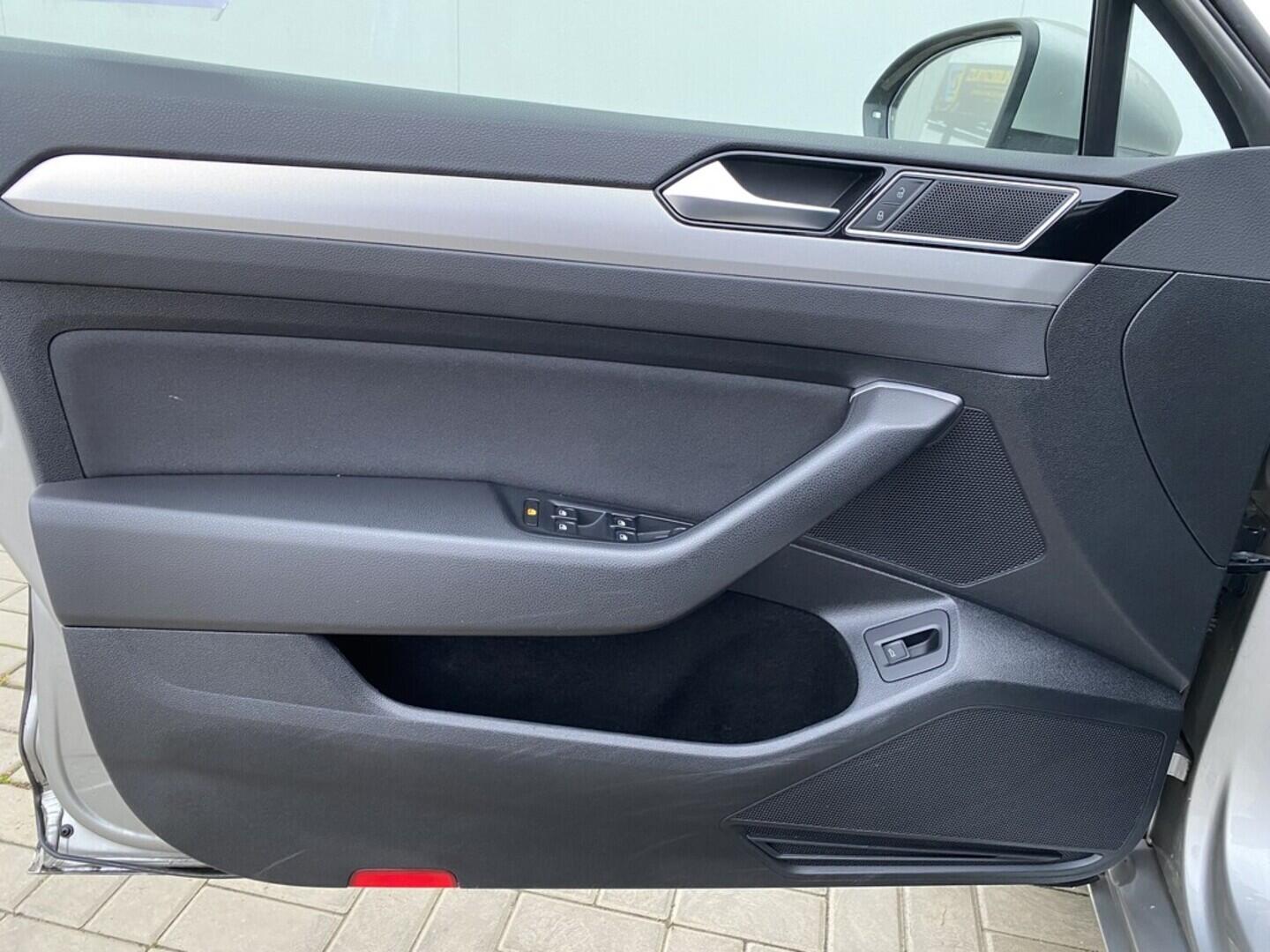 OZ190V01528_20.webp_PASSAT  2.0 TDI 110 kW manuál