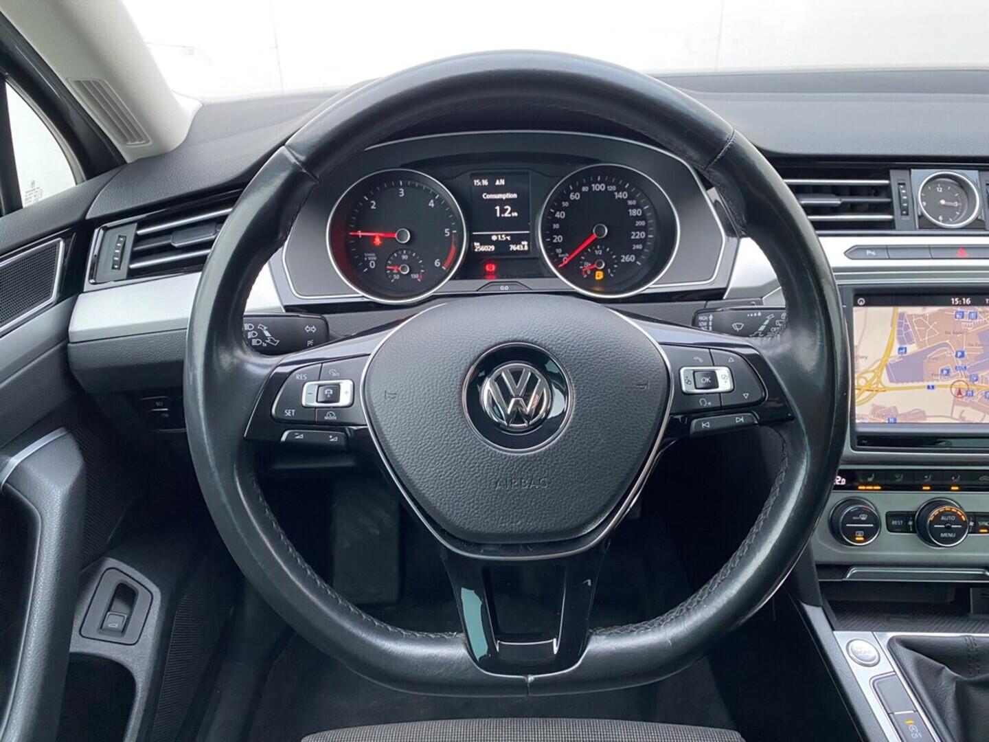 OZ190V01528_38.webp_PASSAT  2.0 TDI 110 kW manuál