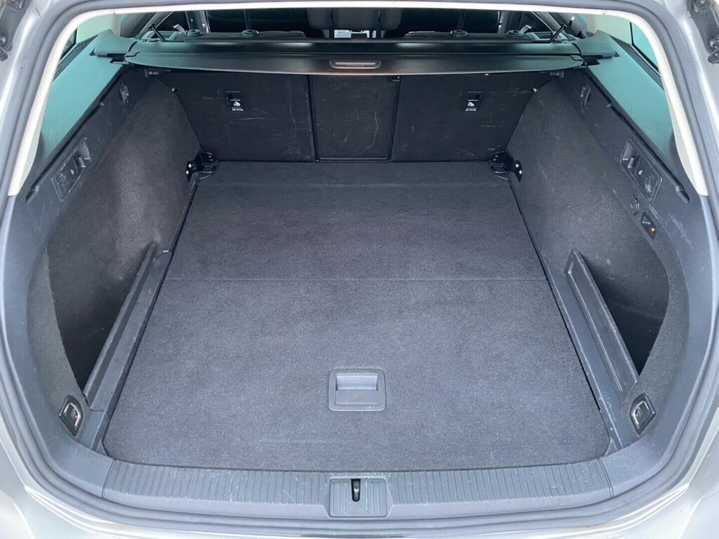 OZ190V01528_41.webp_PASSAT  2.0 TDI 110 kW manuál