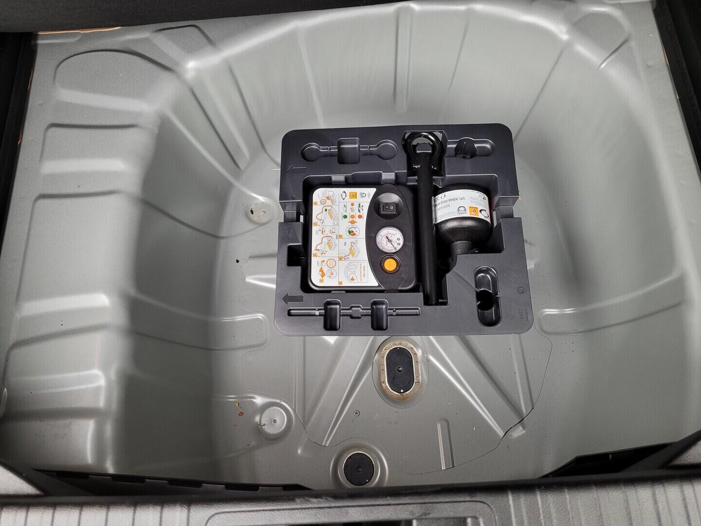 OZ190V01538_26.webp_CAPTUR Equilibre 1.0 TCe 67 kW manuál, DPH