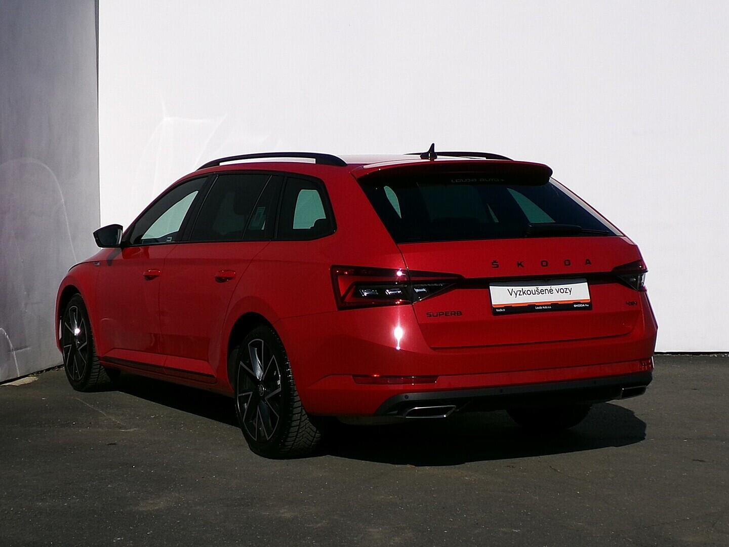 OZ190V01548_16.webp_SUPERB SportLine 2.0 TSI 206 kW automat, DPH