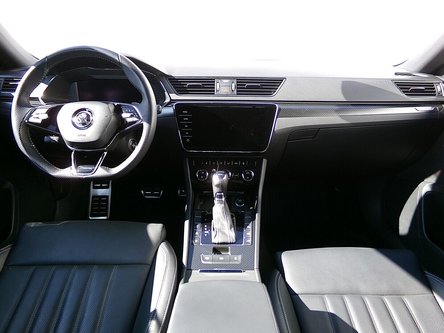 OZ190V01548_19.webp_SUPERB SportLine 2.0 TSI 206 kW automat, DPH