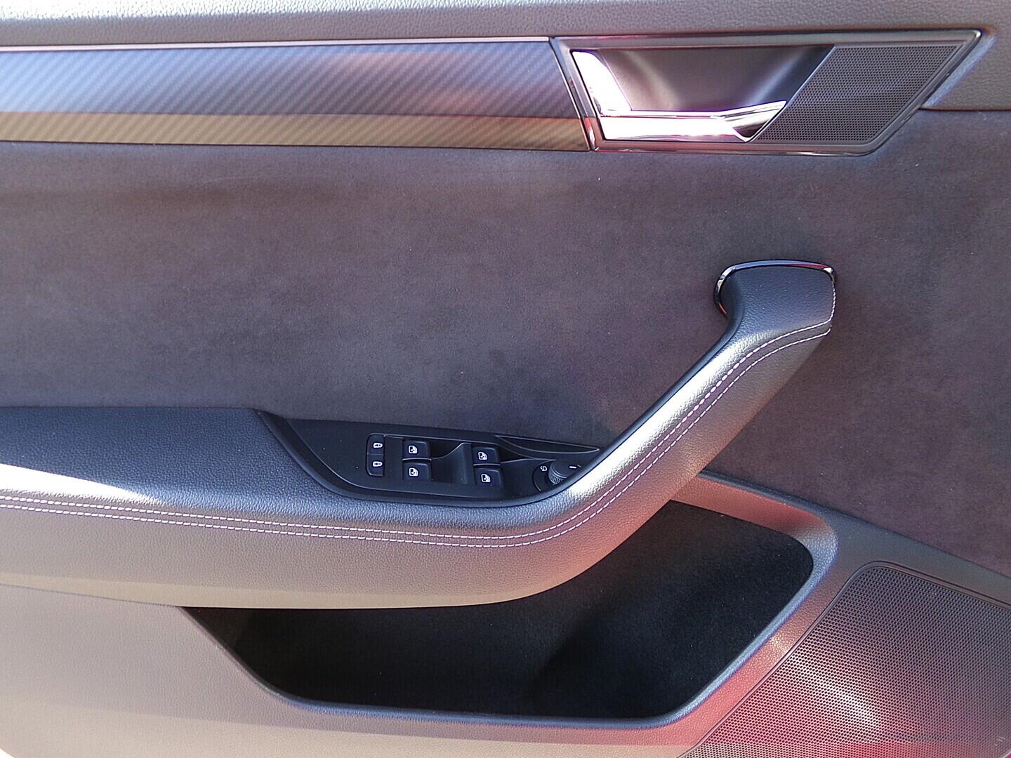 OZ190V01548_23.webp_SUPERB SportLine 2.0 TSI 206 kW automat, DPH