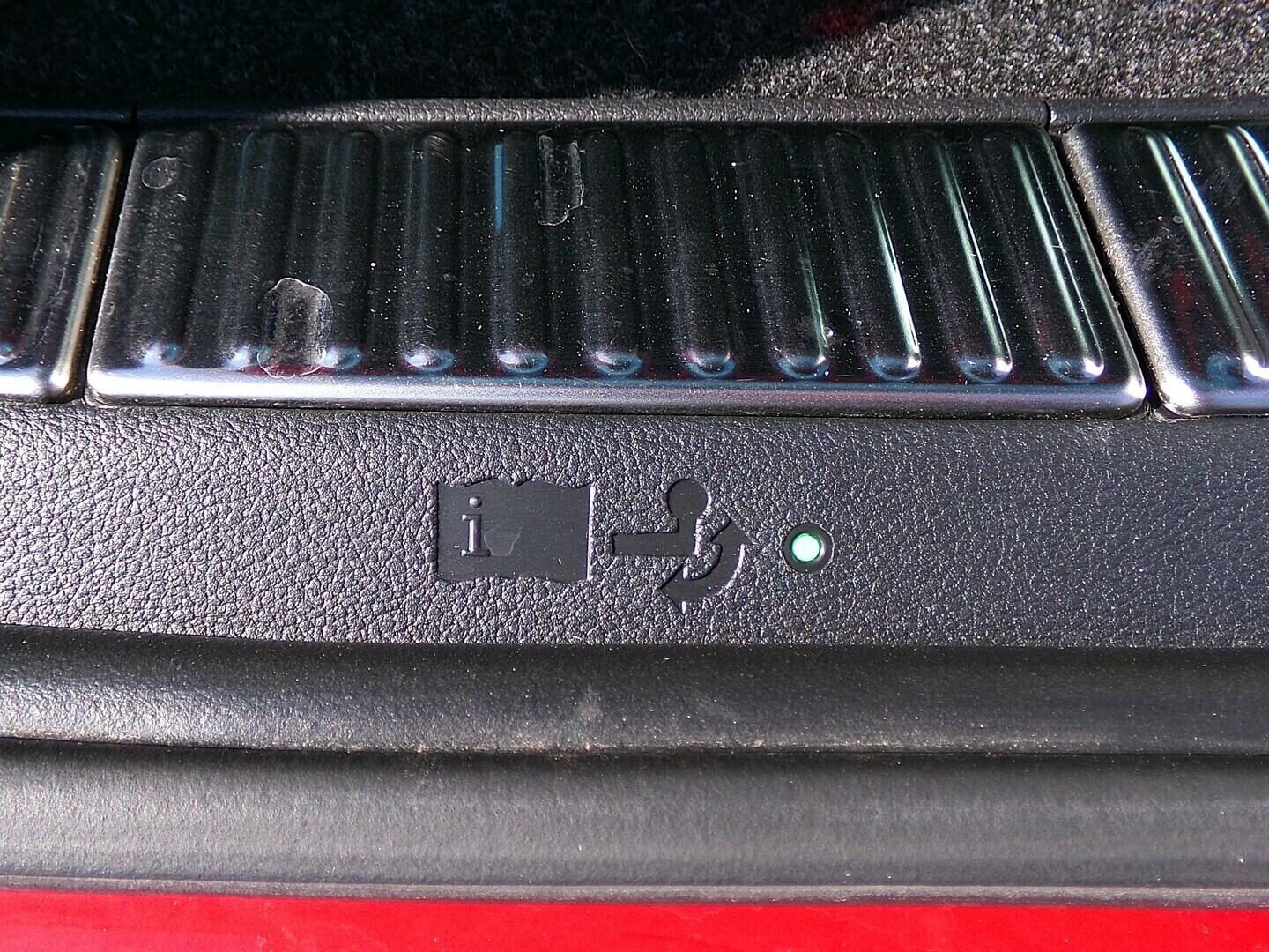 OZ190V01548_37.webp_SUPERB SportLine 2.0 TSI 206 kW automat, DPH