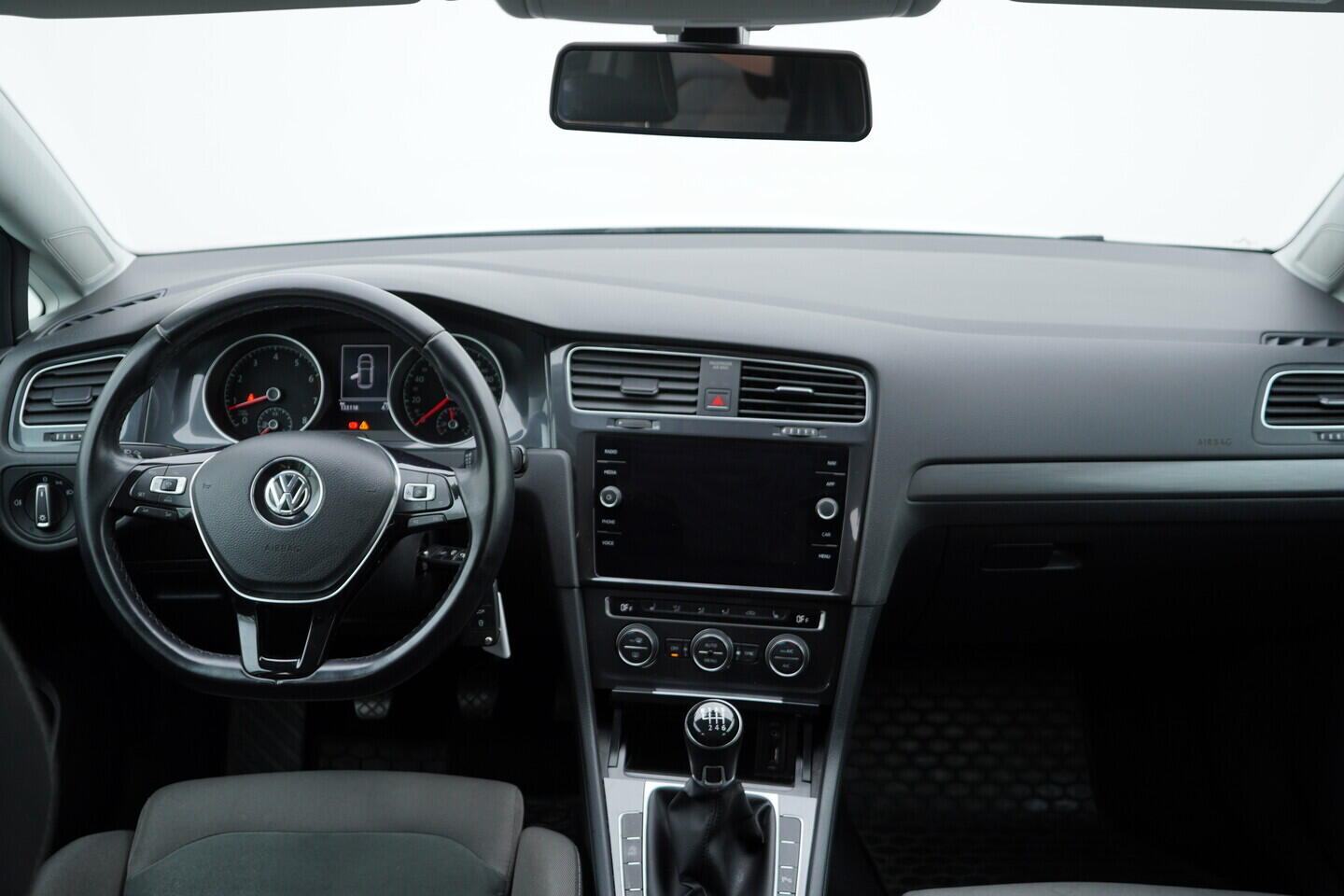 OZ190V01550_26.webp_GOLF  1.4 TSI 81 kW manuál