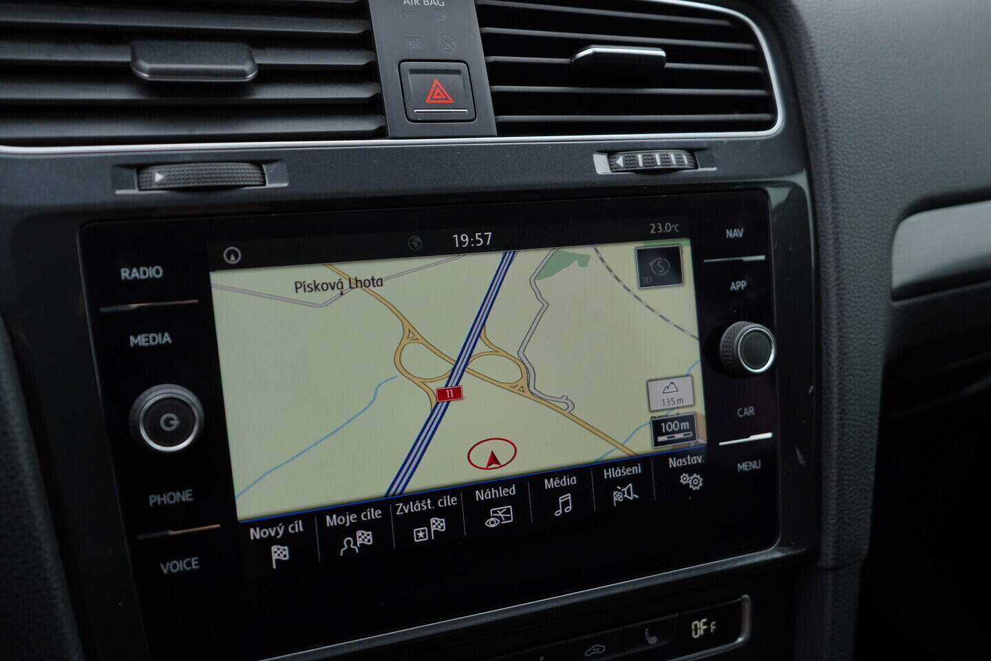 OZ190V01550_32.webp_GOLF  1.4 TSI 81 kW manuál