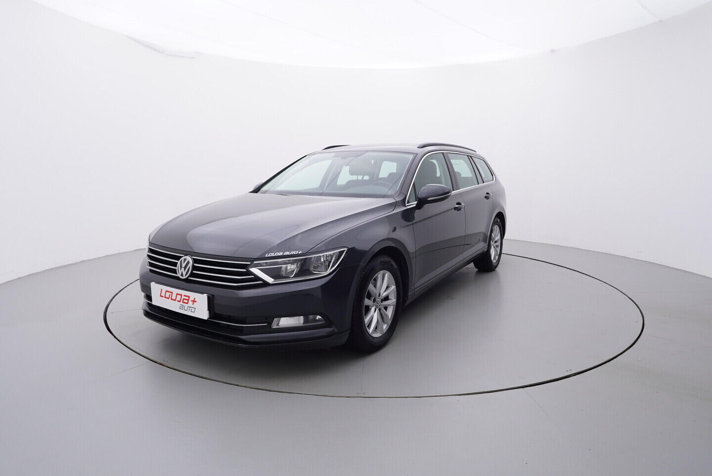OZ190V01552_10.webp_PASSAT VARIANT COMFORTLINE 1.6 TDI 88 kW manuál, DPH