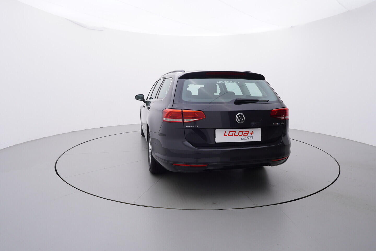 OZ190V01552_13.webp_PASSAT VARIANT COMFORTLINE 1.6 TDI 88 kW manuál, DPH