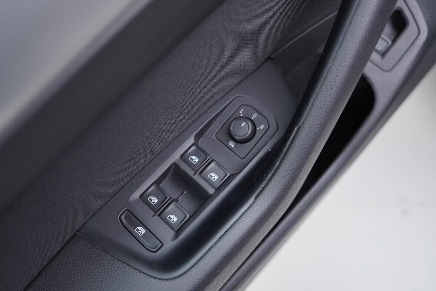 OZ190V01552_20.webp_PASSAT VARIANT COMFORTLINE 1.6 TDI 88 kW manuál, DPH