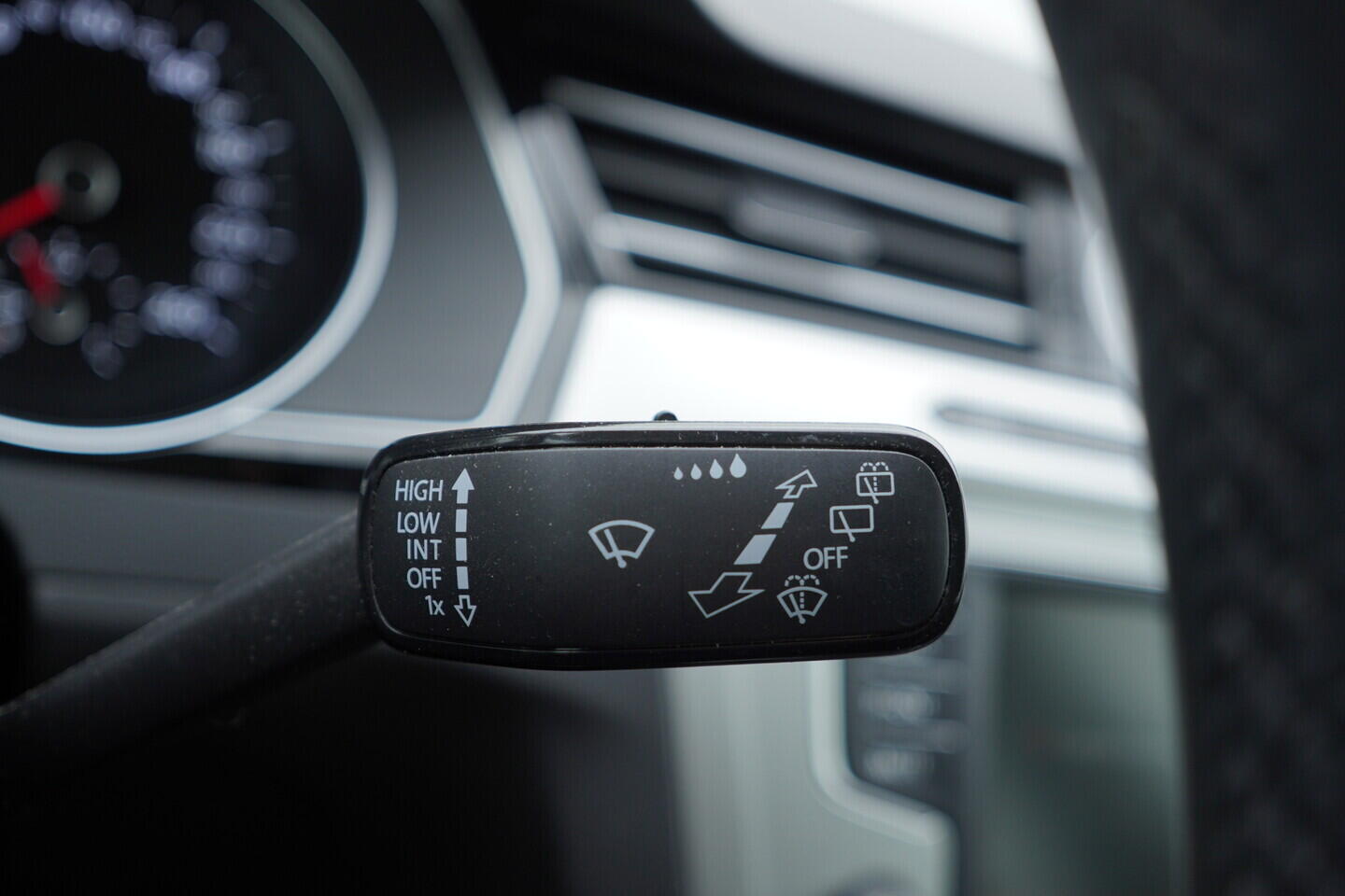 OZ190V01552_26.webp_PASSAT VARIANT COMFORTLINE 1.6 TDI 88 kW manuál, DPH