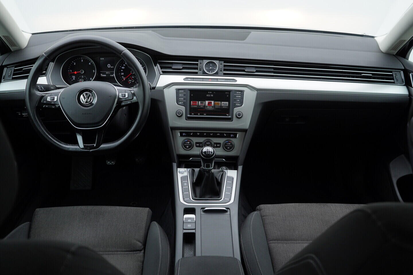 OZ190V01552_28.webp_PASSAT VARIANT COMFORTLINE 1.6 TDI 88 kW manuál, DPH