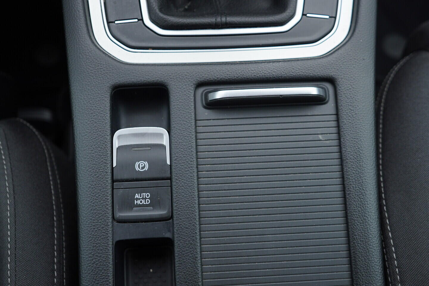 OZ190V01552_38.webp_PASSAT VARIANT COMFORTLINE 1.6 TDI 88 kW manuál, DPH