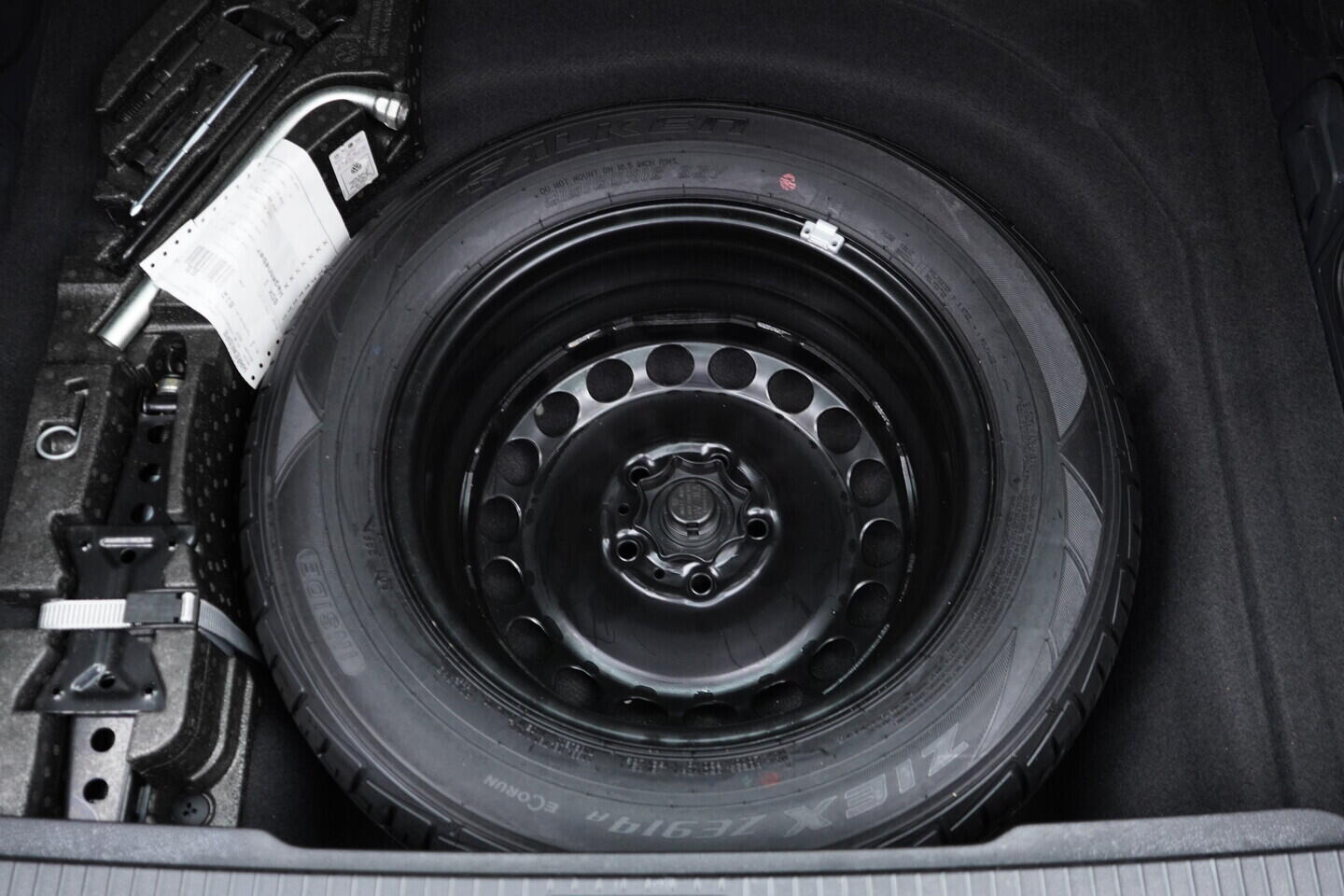 OZ190V01552_39.webp_PASSAT VARIANT COMFORTLINE 1.6 TDI 88 kW manuál, DPH