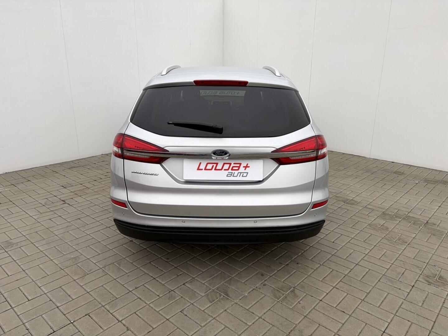 OZ190V01556_15.webp_MONDEO  2.0  110 kW manuál