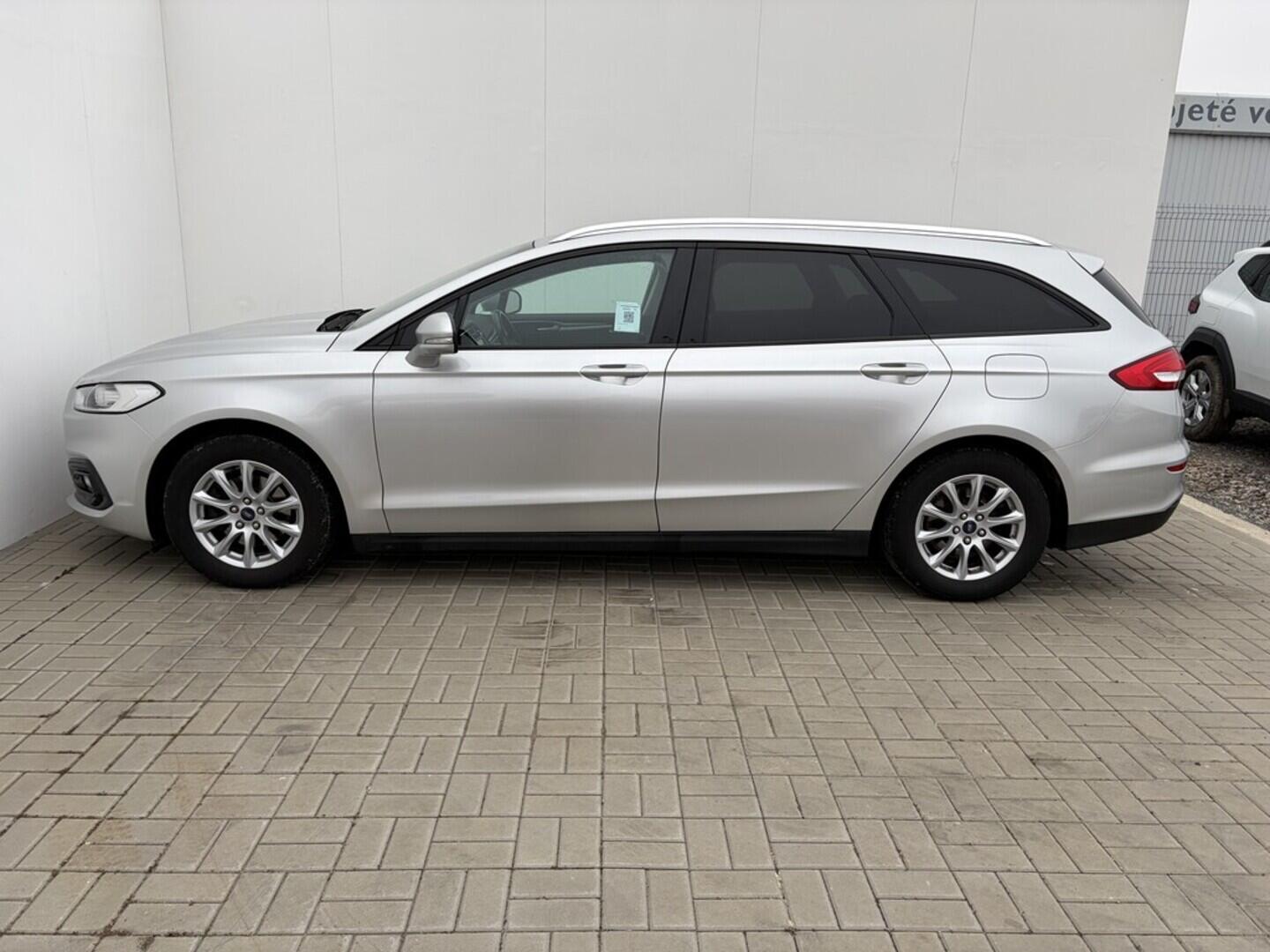 OZ190V01556_17.webp_MONDEO  2.0  110 kW manuál