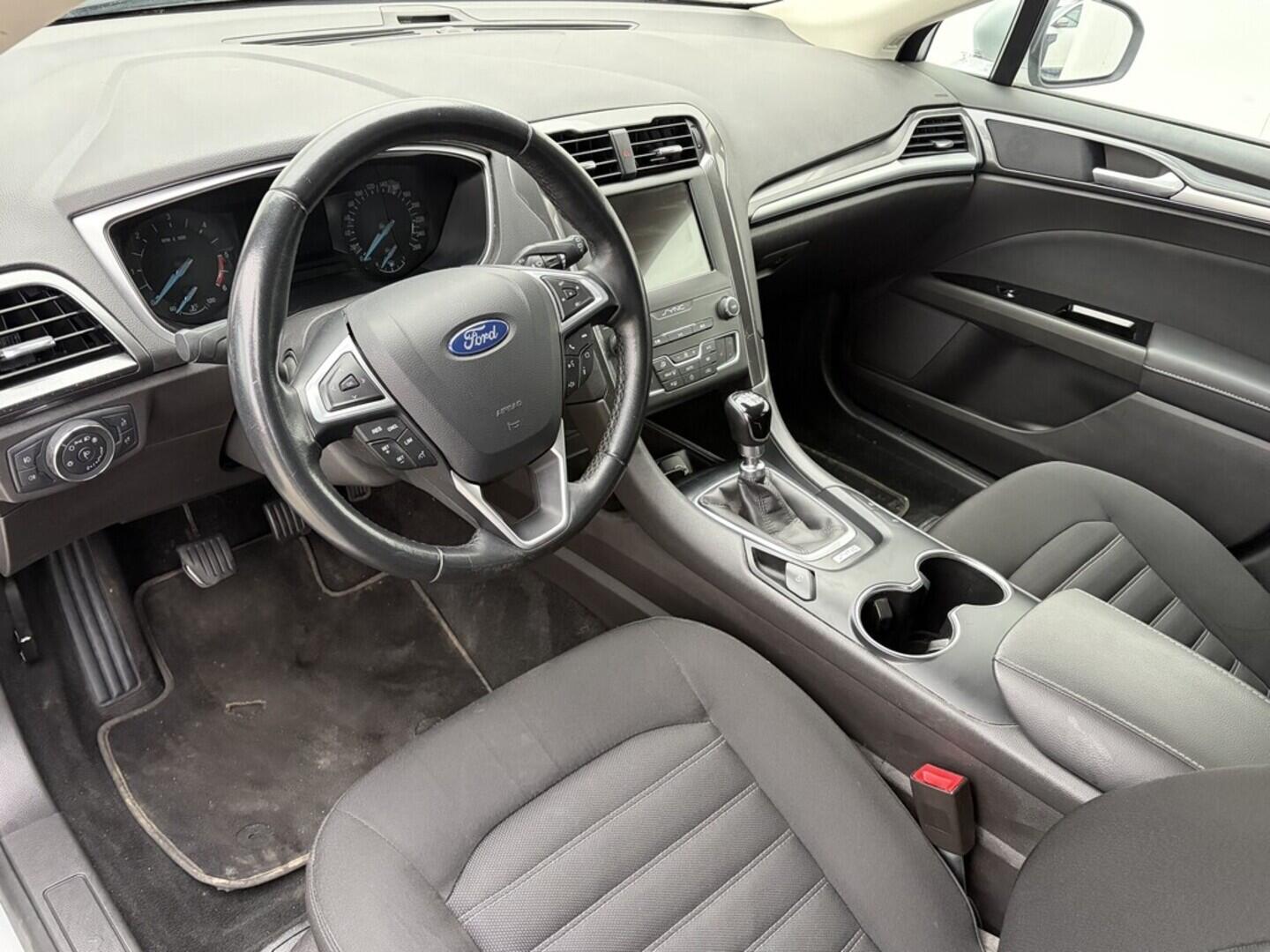 OZ190V01556_18.webp_MONDEO  2.0  110 kW manuál