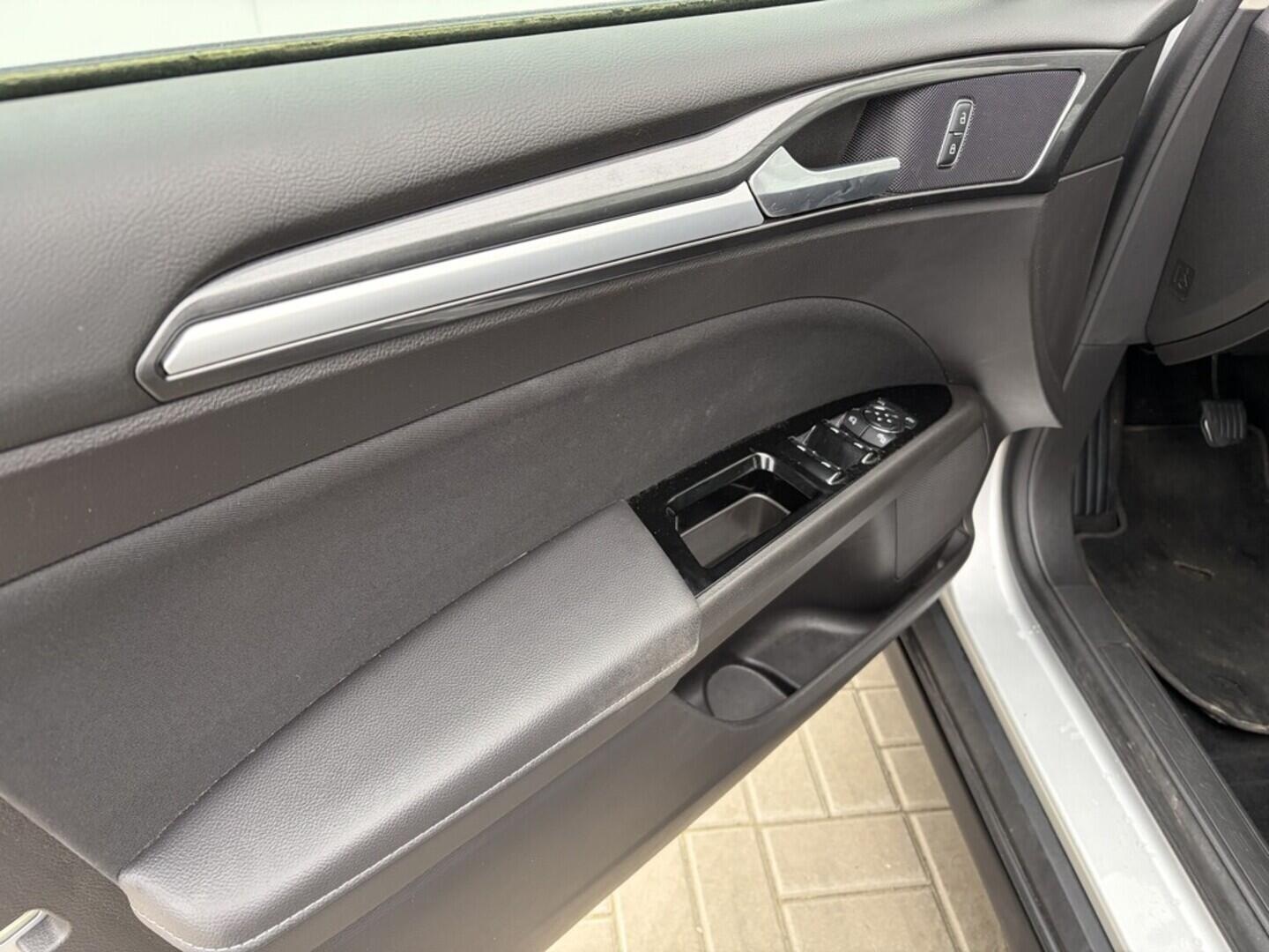 OZ190V01556_20.webp_MONDEO  2.0  110 kW manuál