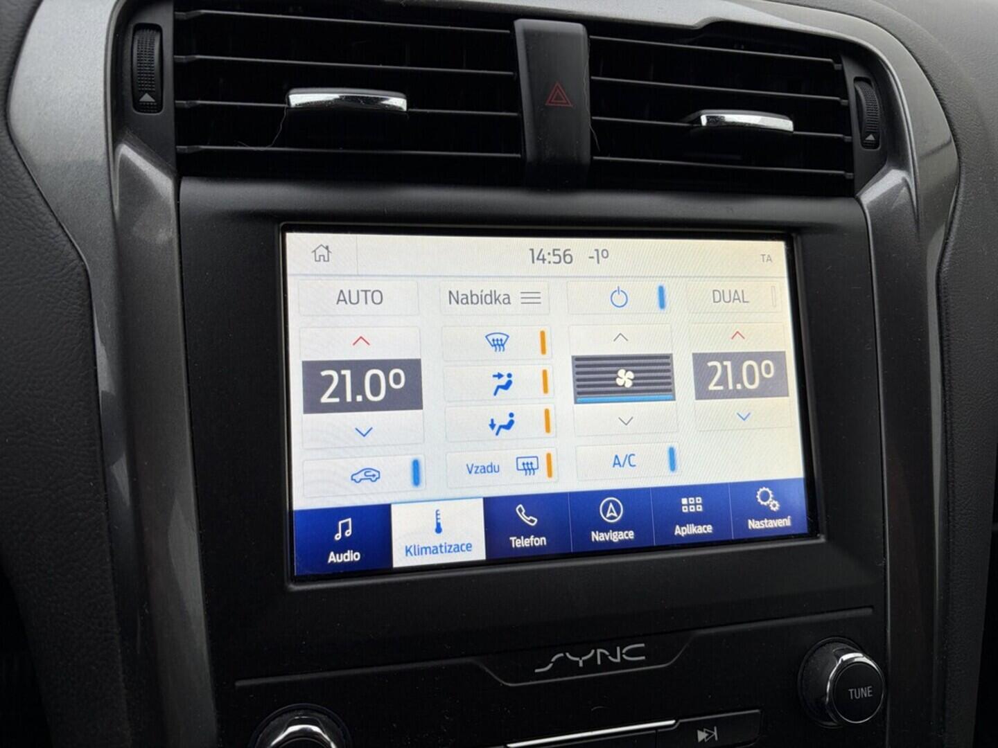 OZ190V01556_26.webp_MONDEO  2.0  110 kW manuál