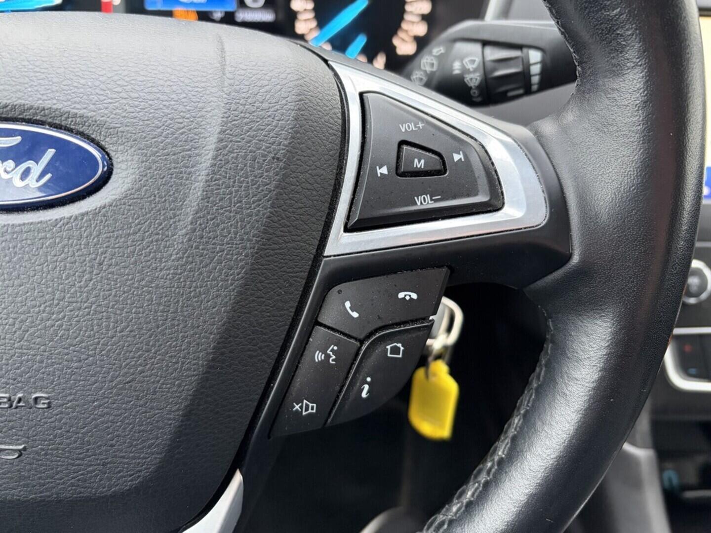 OZ190V01556_38.webp_MONDEO  2.0  110 kW manuál