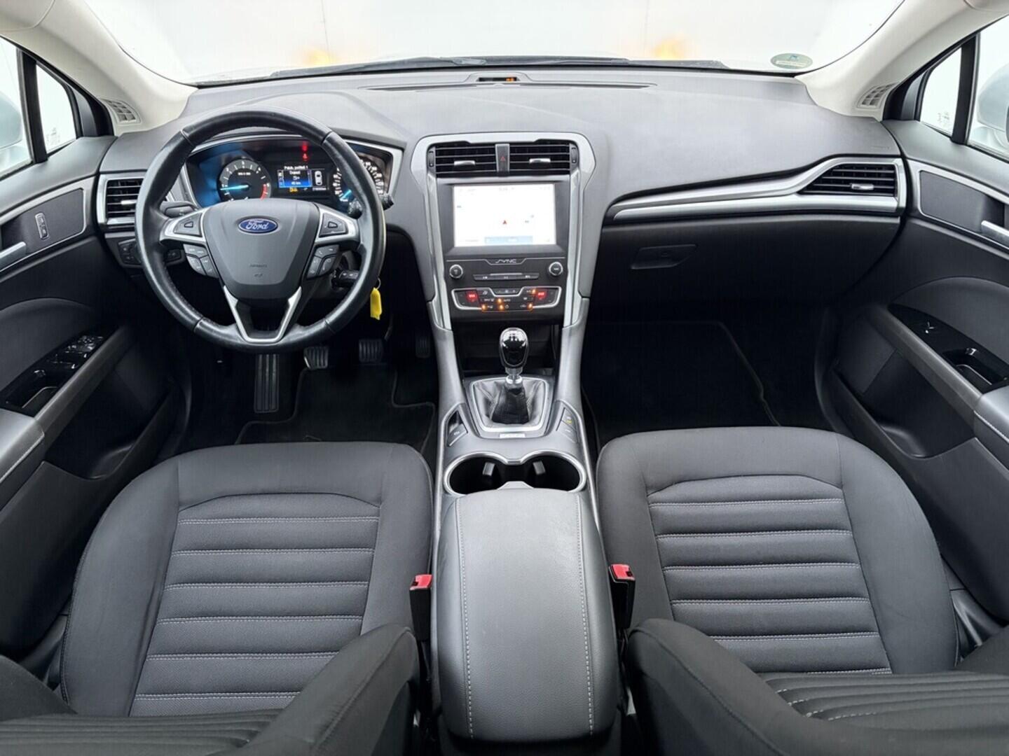 OZ190V01556_41.webp_MONDEO  2.0  110 kW manuál