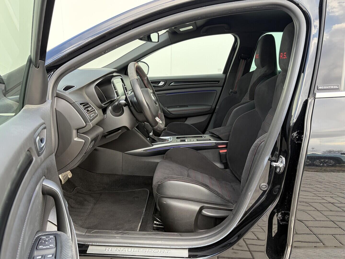 OZ190V01564_17.webp_MÉGANE R.S 1.8 TCe 205 kW automat