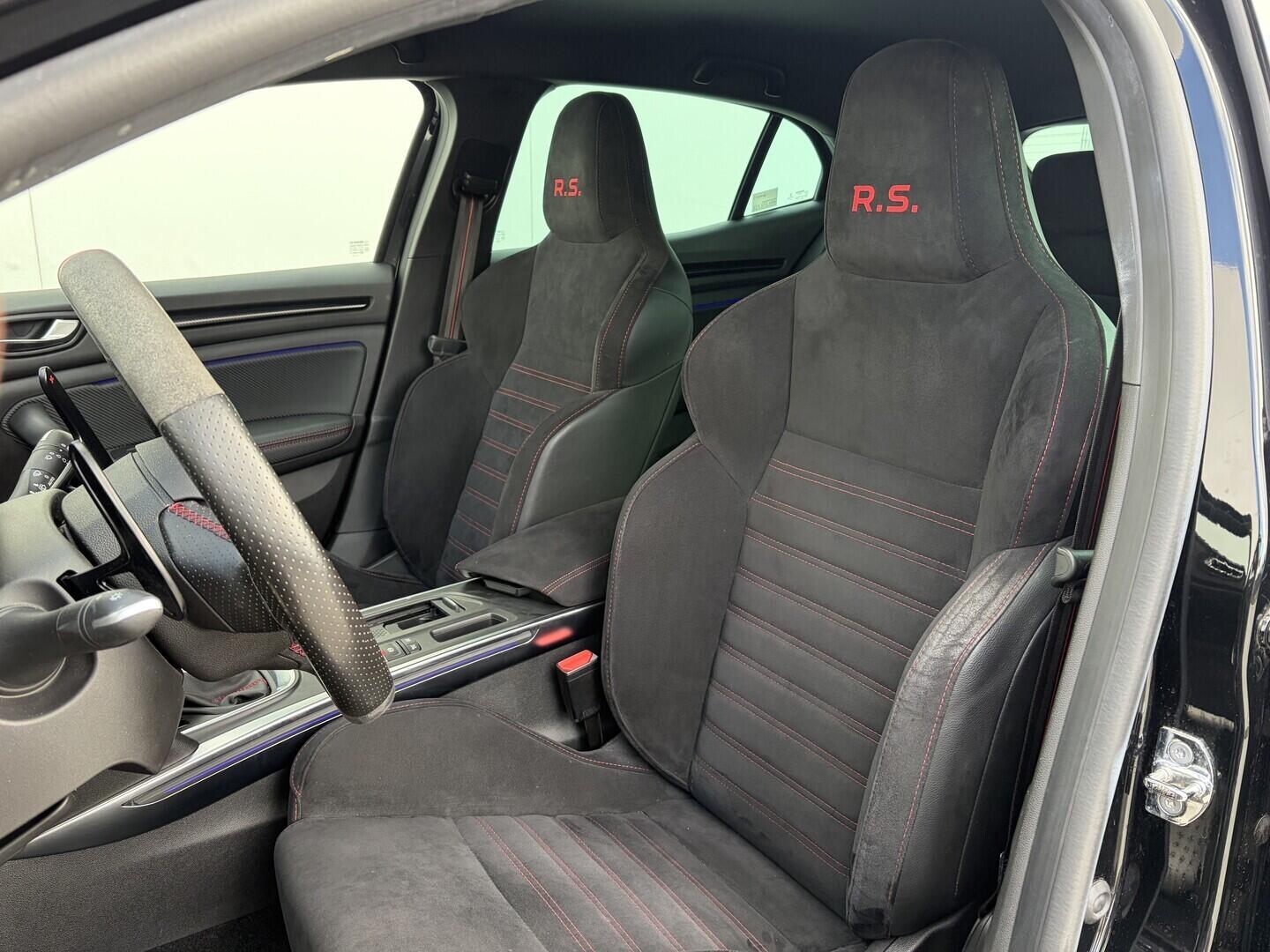 OZ190V01564_19.webp_MÉGANE R.S 1.8 TCe 205 kW automat