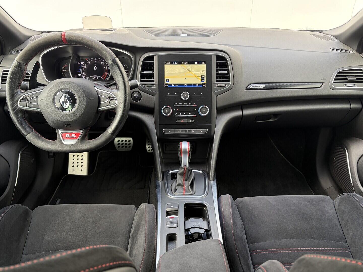 OZ190V01564_23.webp_MÉGANE R.S 1.8 TCe 205 kW automat