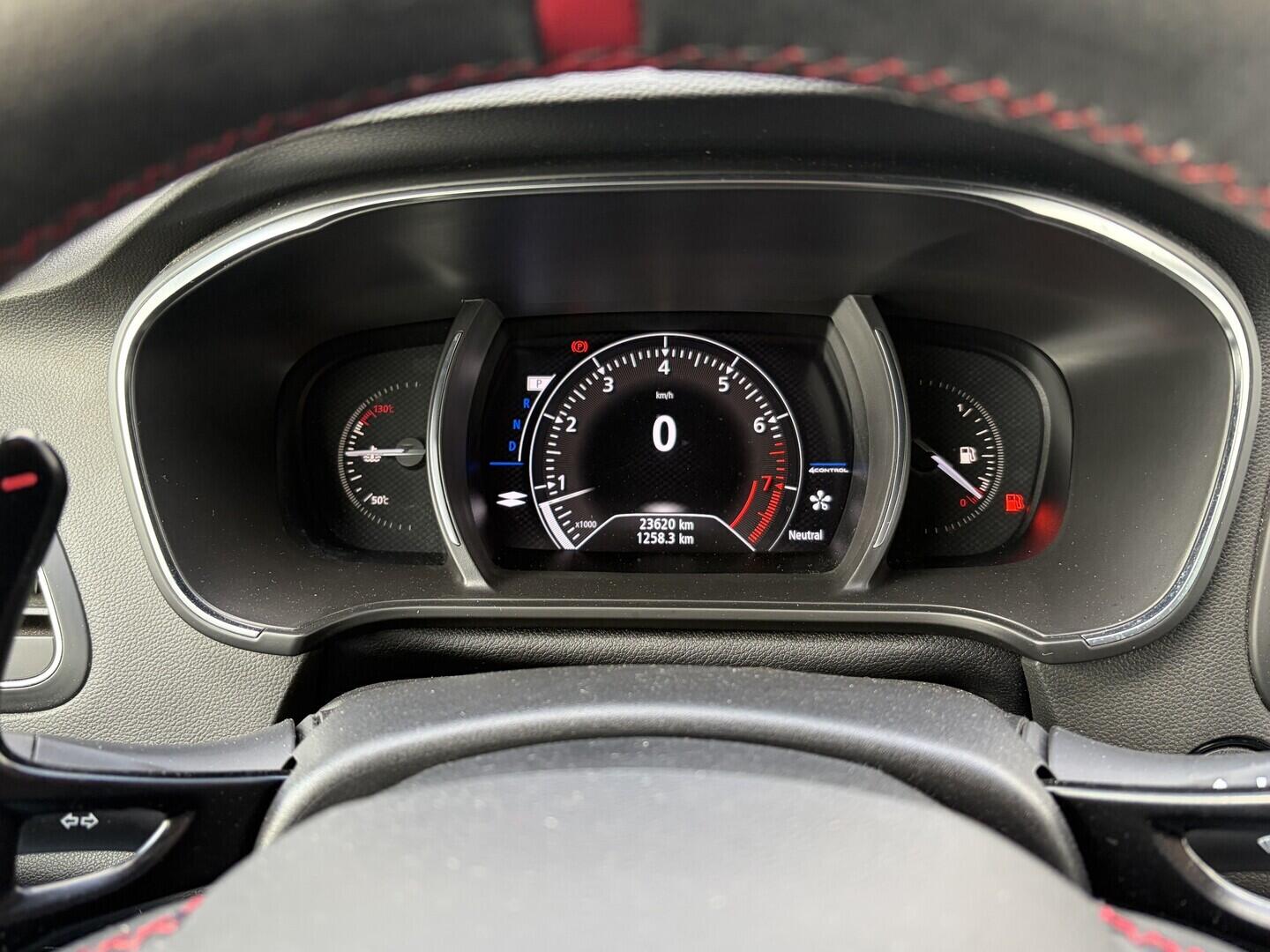 OZ190V01564_28.webp_MÉGANE R.S 1.8 TCe 205 kW automat