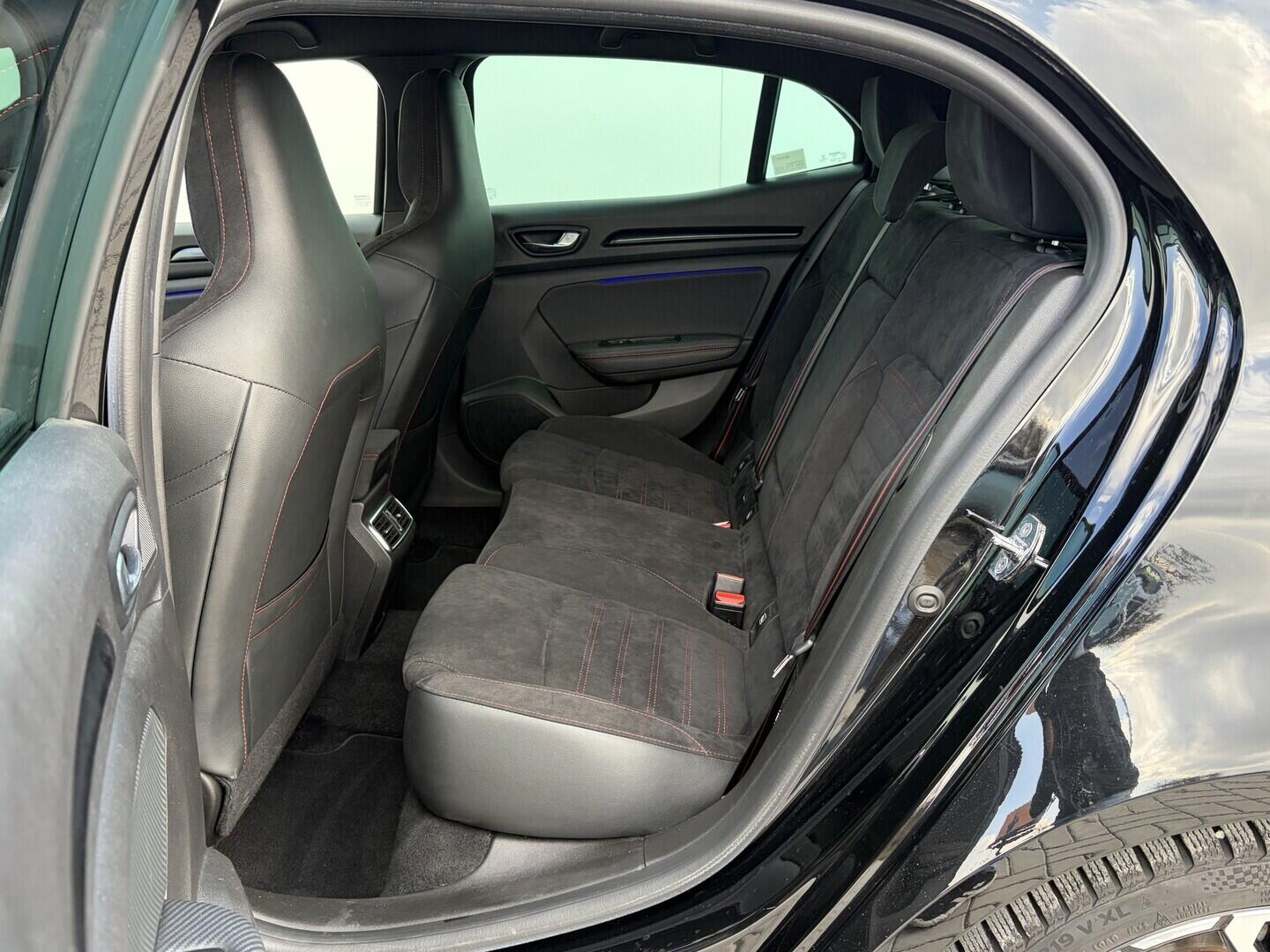 OZ190V01564_44.webp_MÉGANE R.S 1.8 TCe 205 kW automat