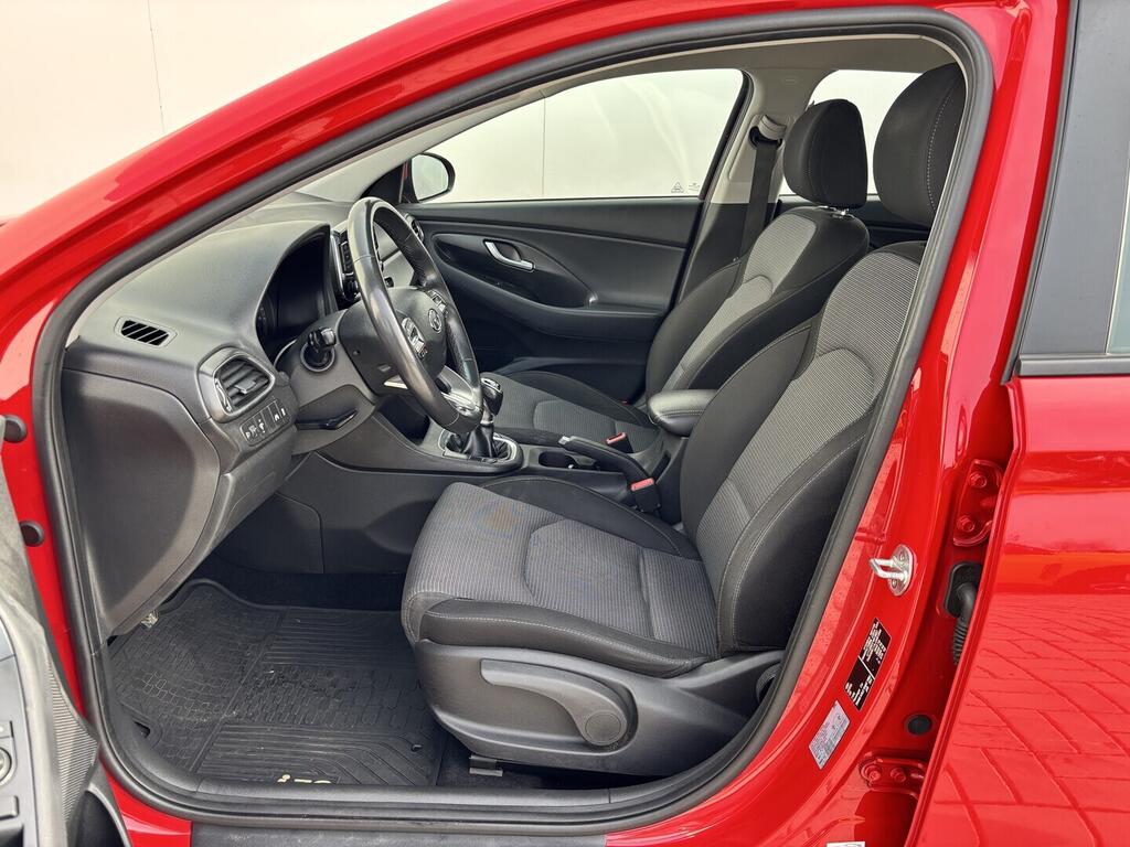 OZ190V01567_20.webp_I30 Trikolor 1.0 Tgdi 88 kW manuál