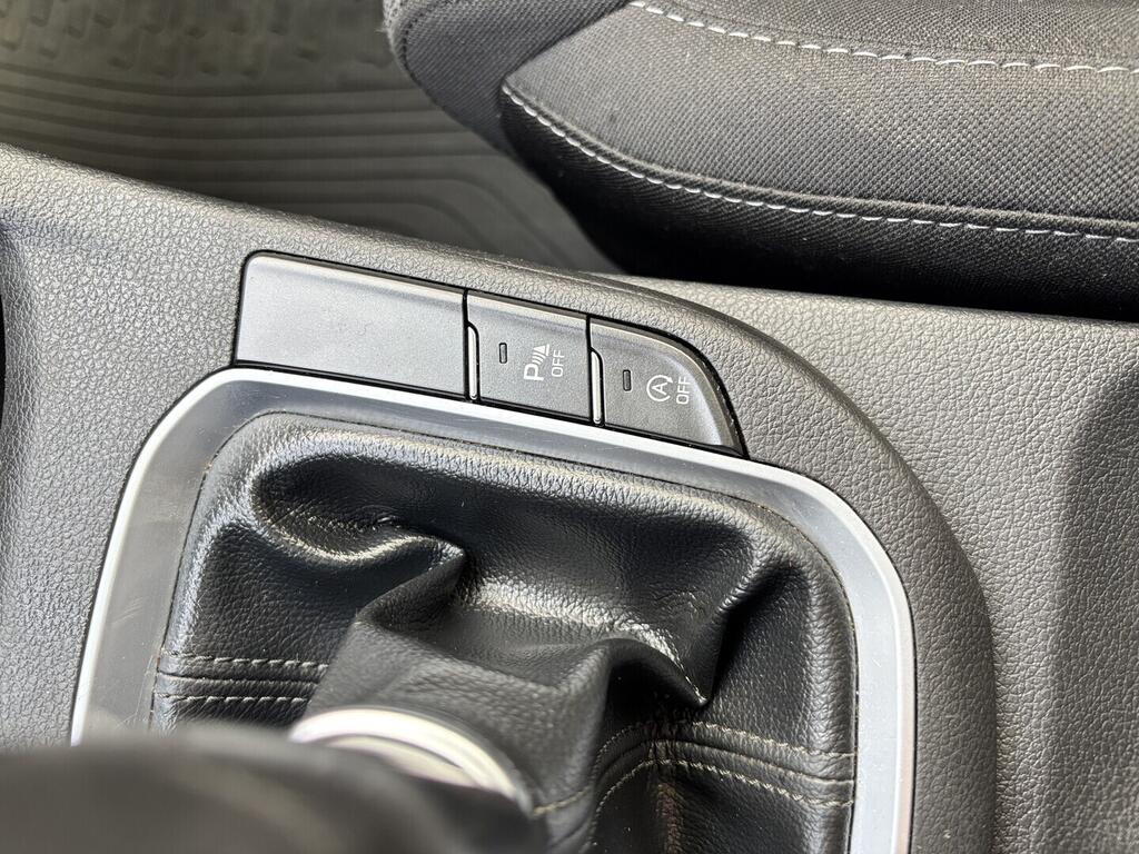 OZ190V01567_33.webp_I30 Trikolor 1.0 Tgdi 88 kW manuál