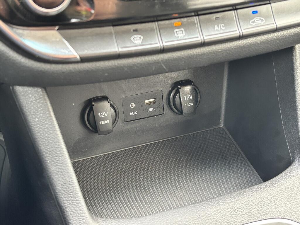 OZ190V01567_34.webp_I30 Trikolor 1.0 Tgdi 88 kW manuál