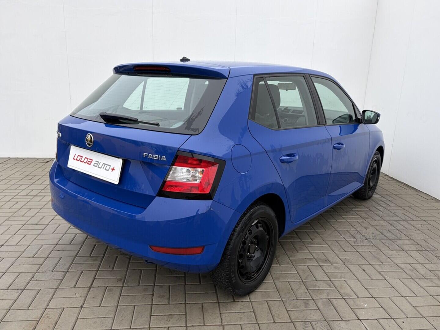 OZ190V01571_12.webp_FABIA Active 1.0 MPI 44 kW manuál, DPH