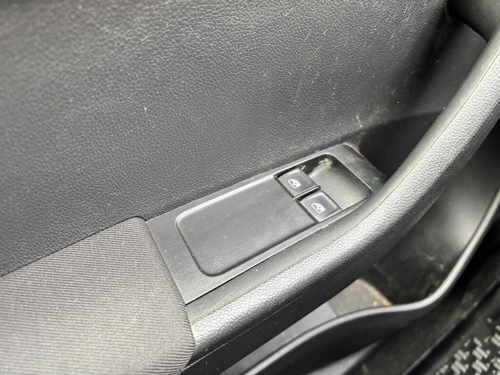 OZ190V01571_24.webp_FABIA Active 1.0 MPI 44 kW manuál, DPH