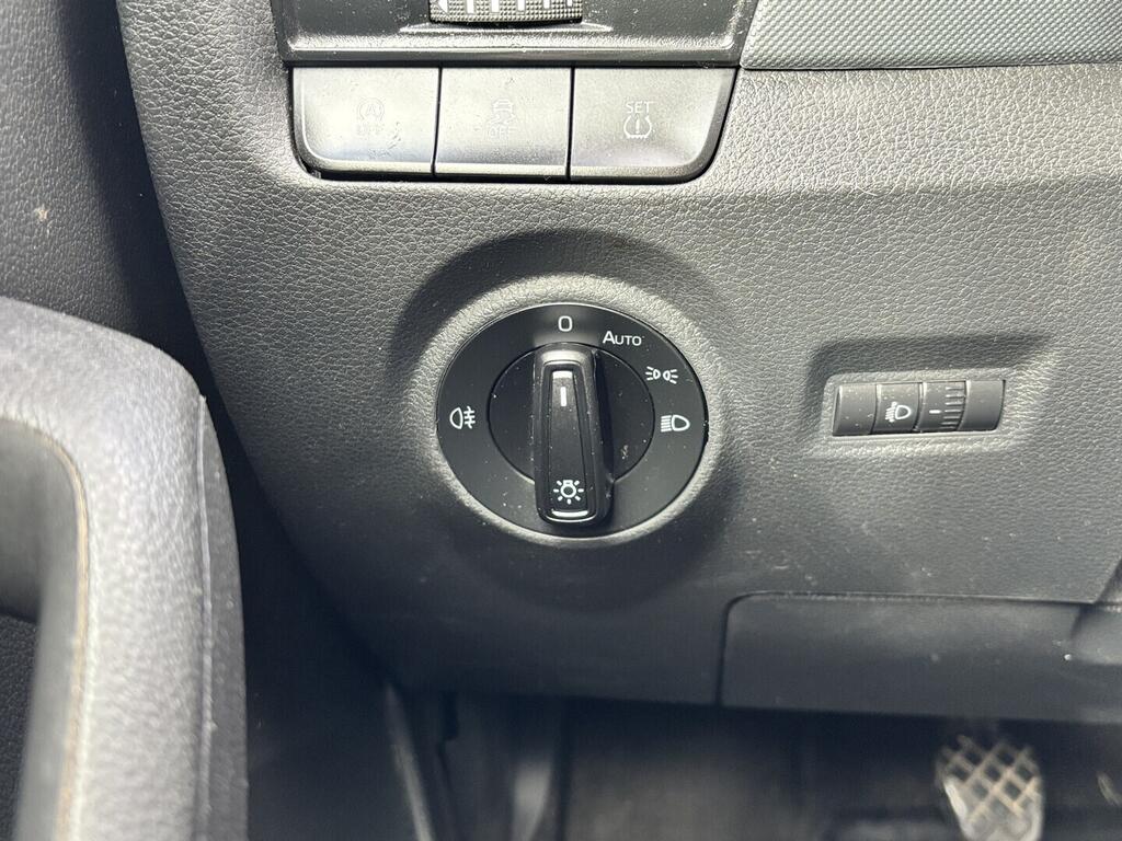 OZ190V01571_25.webp_FABIA Active 1.0 MPI 44 kW manuál, DPH