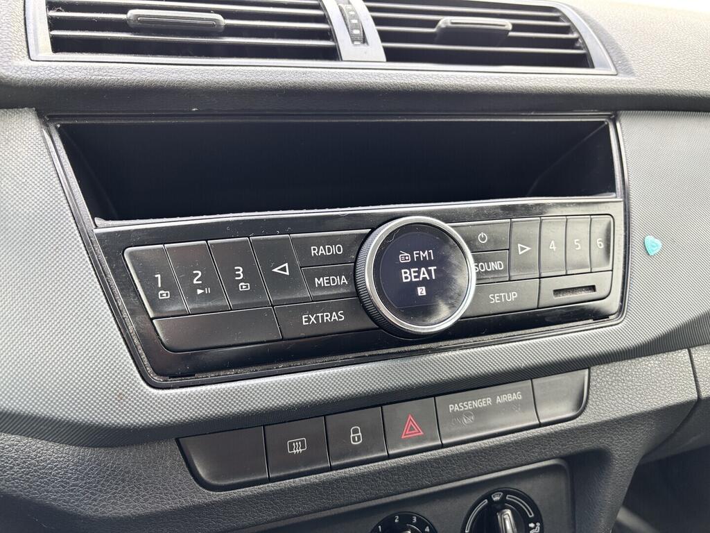 OZ190V01571_26.webp_FABIA Active 1.0 MPI 44 kW manuál, DPH