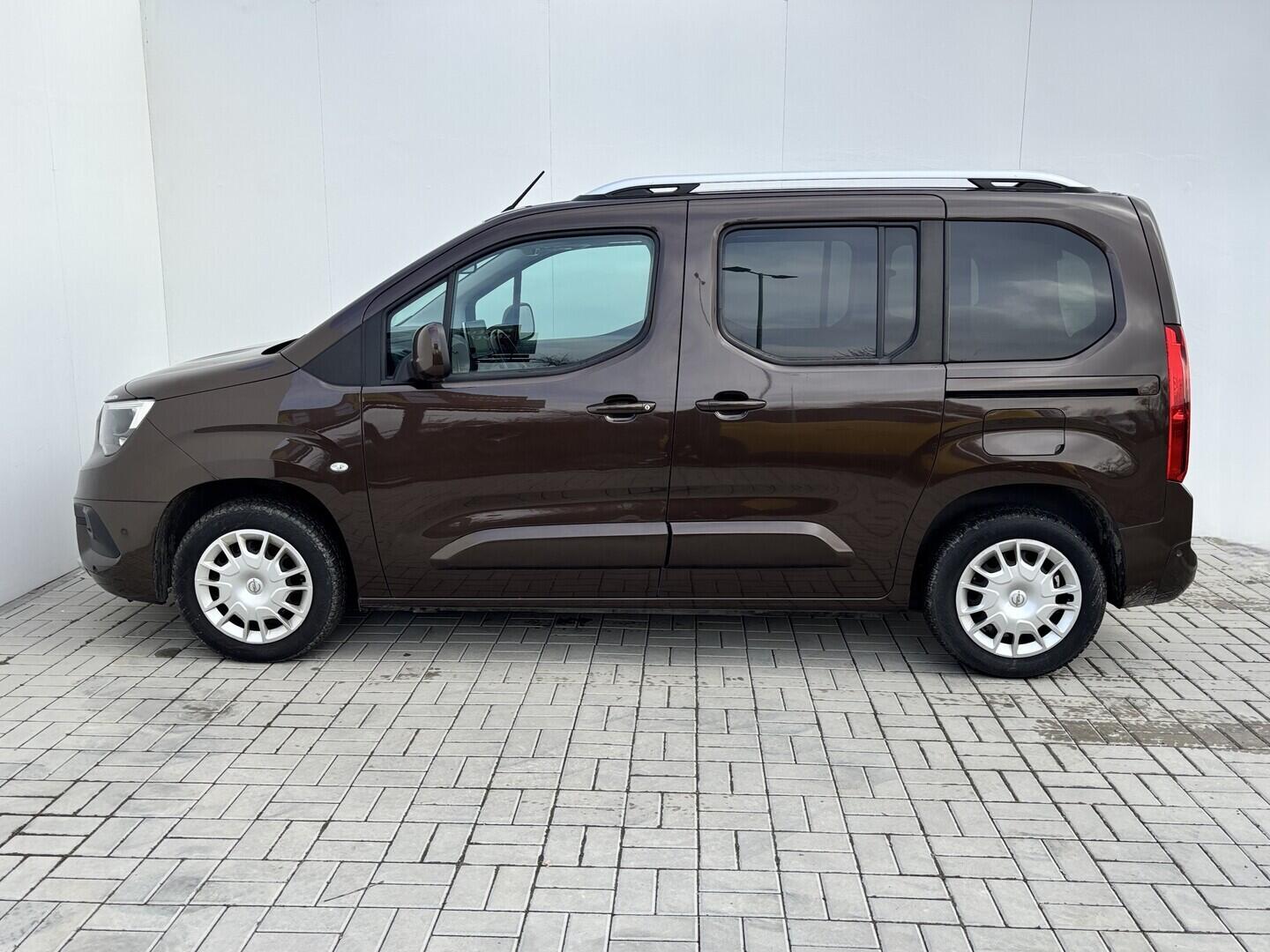 OZ190V01572_17.webp_COMBO  1.5 tdci 96 kW manuál