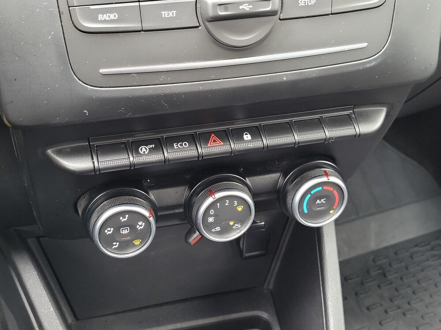 OZ190V01577_25.webp_DUSTER  1.0 TCe 67 kW manuál, DPH