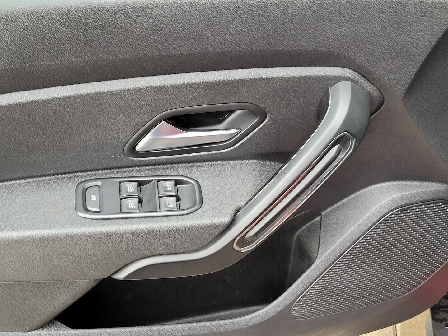 OZ190V01577_29.webp_DUSTER  1.0 TCe 67 kW manuál, DPH