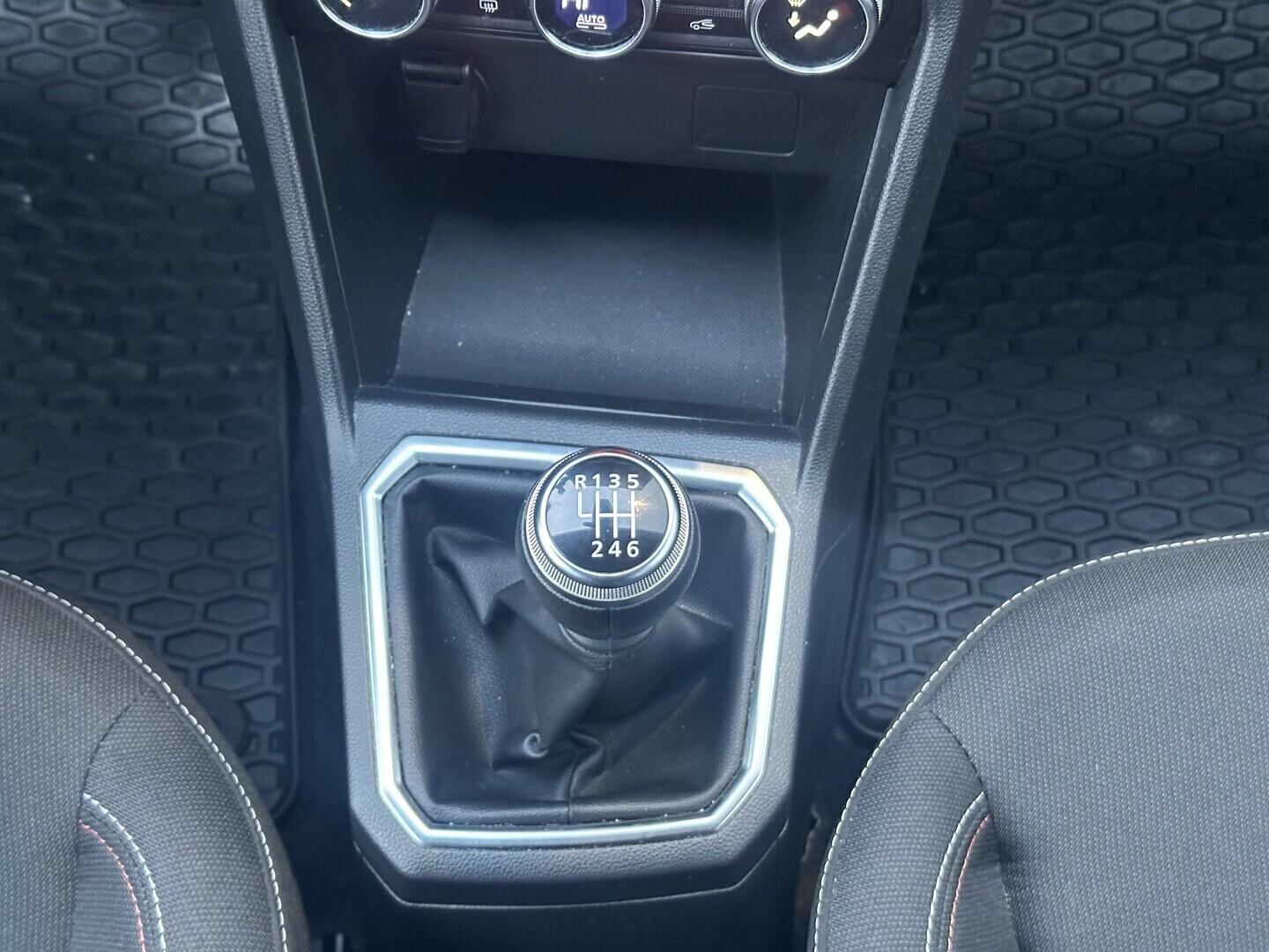 OZ190V01579_21.webp_JOGGER Extreme 1.0 TCe 67 kW manuál