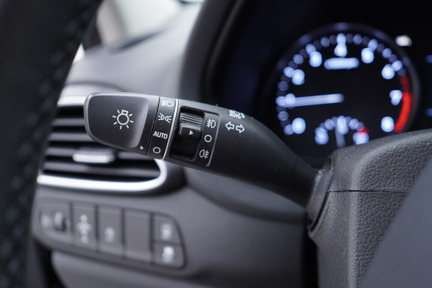 OZ190V01580_23.webp_I30  1.0 T-GDI 88 kW manuál, DPH