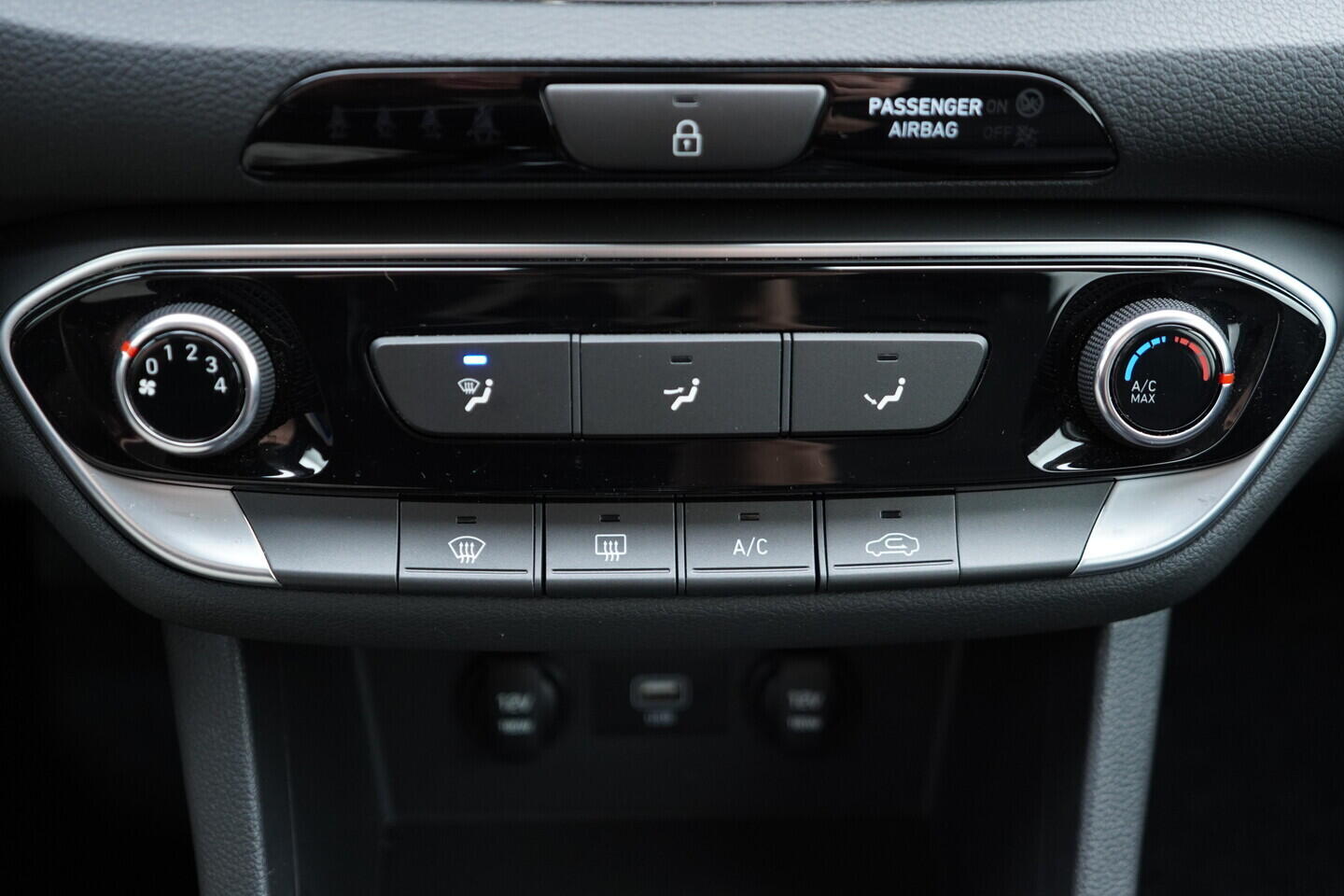 OZ190V01580_32.webp_I30  1.0 T-GDI 88 kW manuál, DPH