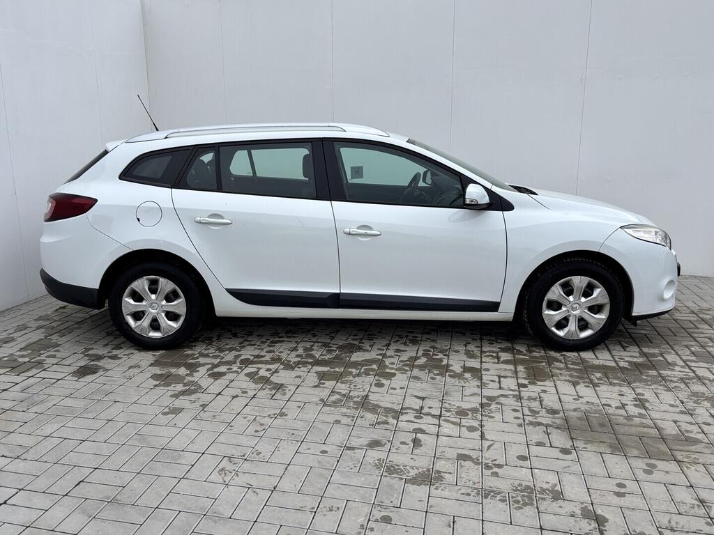 OZ190V01595_13.webp_MÉGANE DYNAMIQUE 1.6 SCe 81 kW manuál